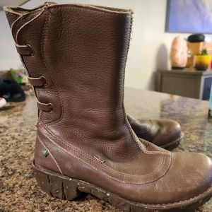 Like new El Naturalista Boots
